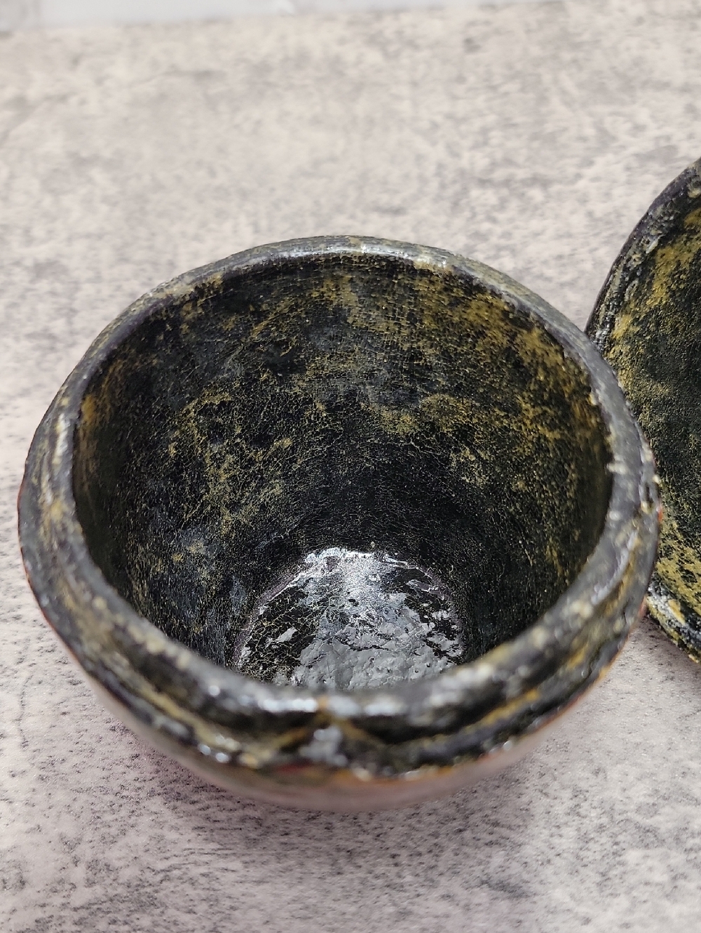 vintage large lacquer egg shaped box - Picture 7 of 10